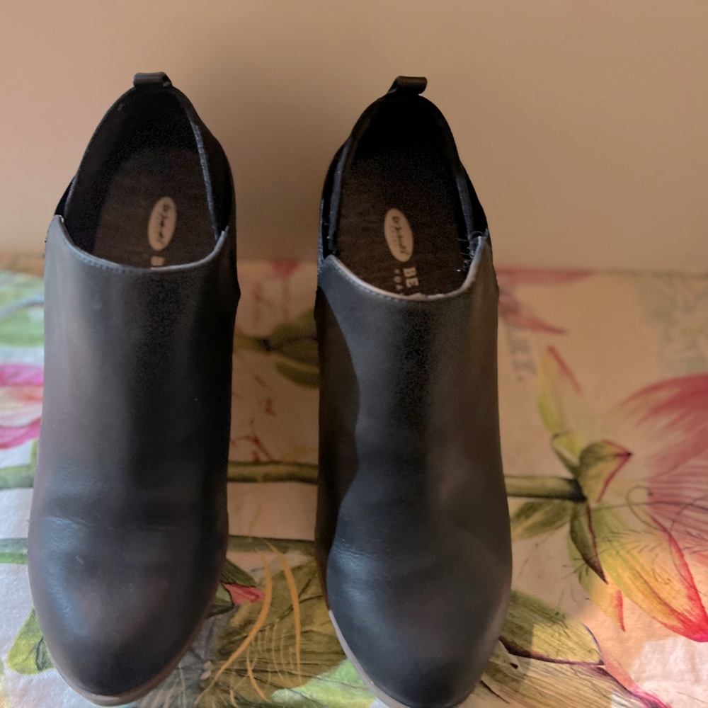 Size 9 black booties